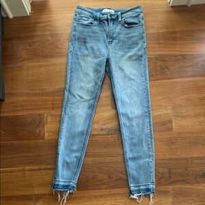 Women’s Light Blue High-Rise Skinny Jeans Size 28